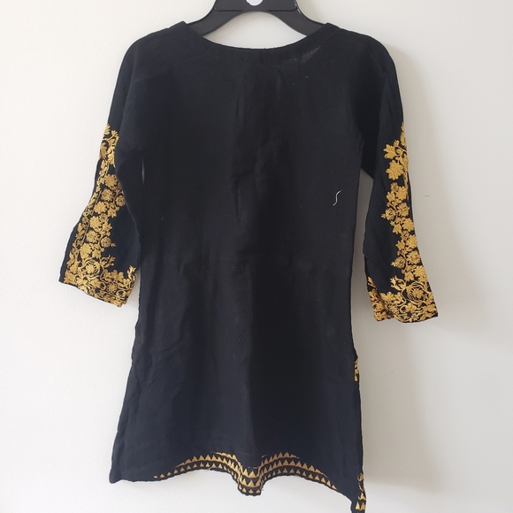 Girls' embroidered Kurta/ Dress - Picture 4 of 4